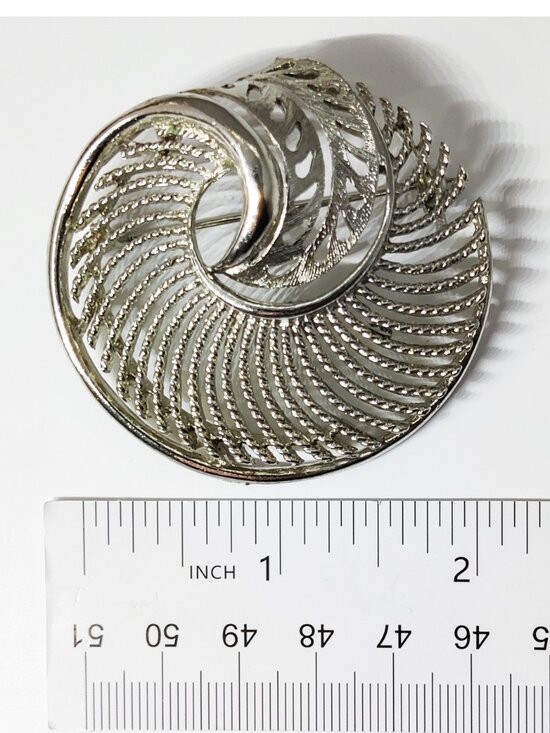 Lisner Jewelry Jewelry - Vintage 1950-70s Signed Lisner Brushed Silver Plated Art Nouveau Leaf Brooch
